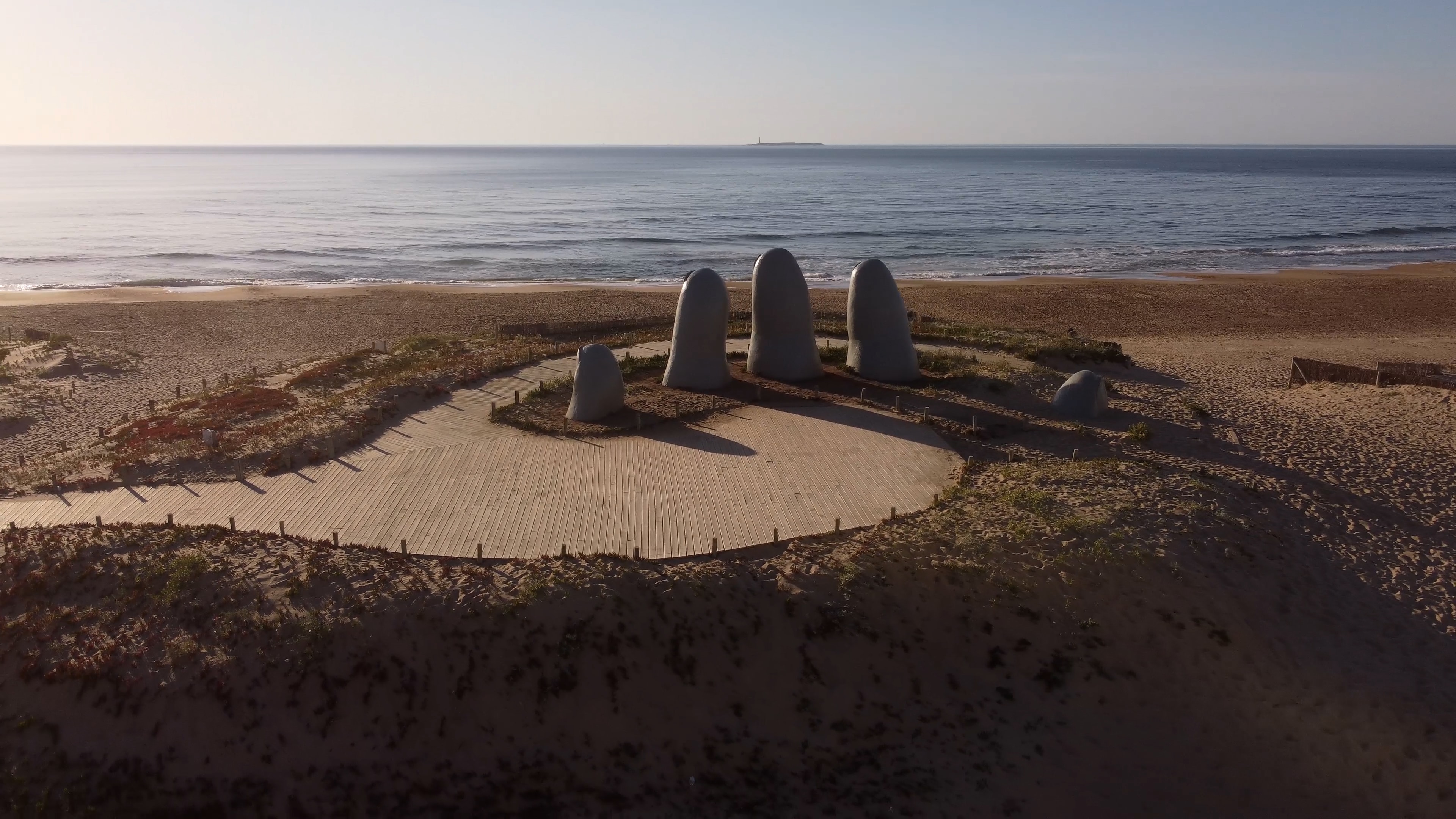 La Mano en Playa Brava, Punta del Este